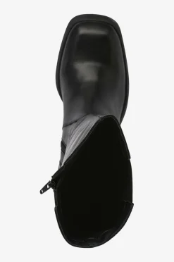 Agnes Cecilia Støvler Nora Tall