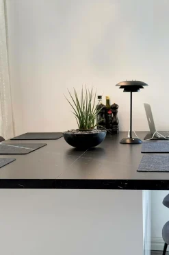 Aneta Lighting Bordlampe Epsilon recharge