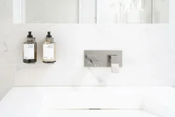 Beslag Design Base - Sæbepumpeholder