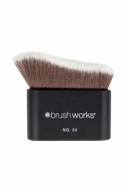 Brushworks No. 24 Blending Face & Body Brush