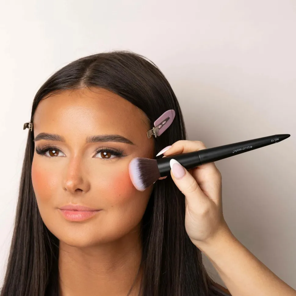 Brushworks No. 12 Blush Brush
