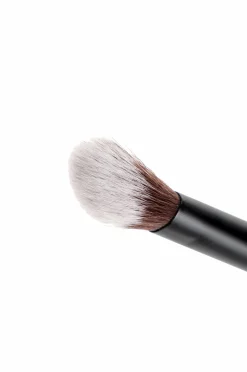 Brushworks No. 25 Brightening Concealer Brush