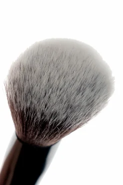 Brushworks No. 2 Buffing Foundation Brush
