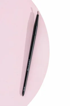 Brushworks No. 23 Precise Liner Brush