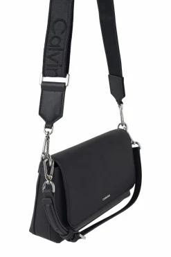 Calvin Klein Taske CK Must Convertible Shoulder Bag