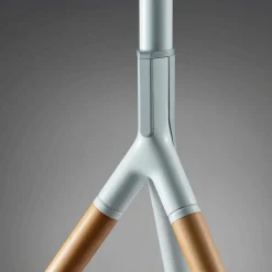 Champion Nordic Tv-stativ, stående på gulvet med træben