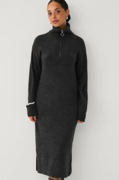 Ellos Collection Glatstrikket kjole med høj krave