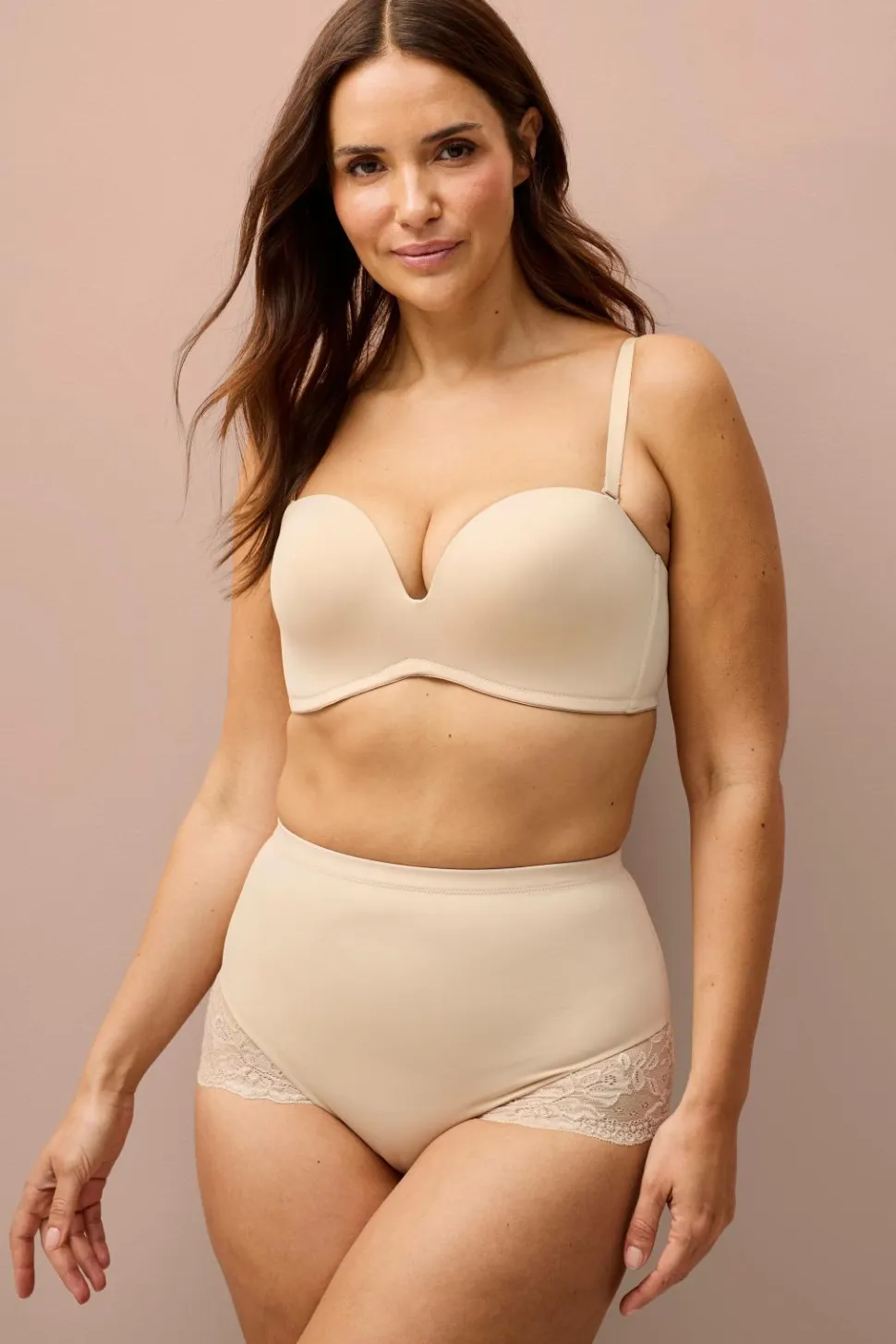 Ellos Collection Shapingtrusser med blondedetaljer - medium støtte