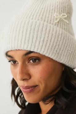 Ellos Collection Strikhue med sløjfedetaljer i perle