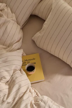 Ellos Home Pudebetræk Elly Thin Stripe i genanvendt halvlinned