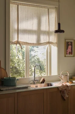 Ellos Home Roll up-gardin Elly Thin Stripe Rollup i genanvendt halvlinned