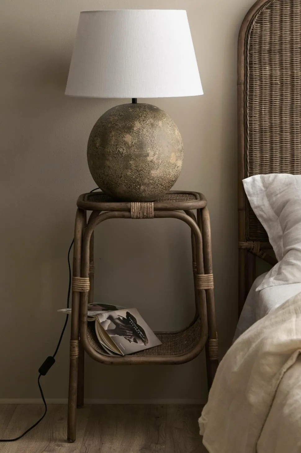 Ellos Home Sengebord Magnolia