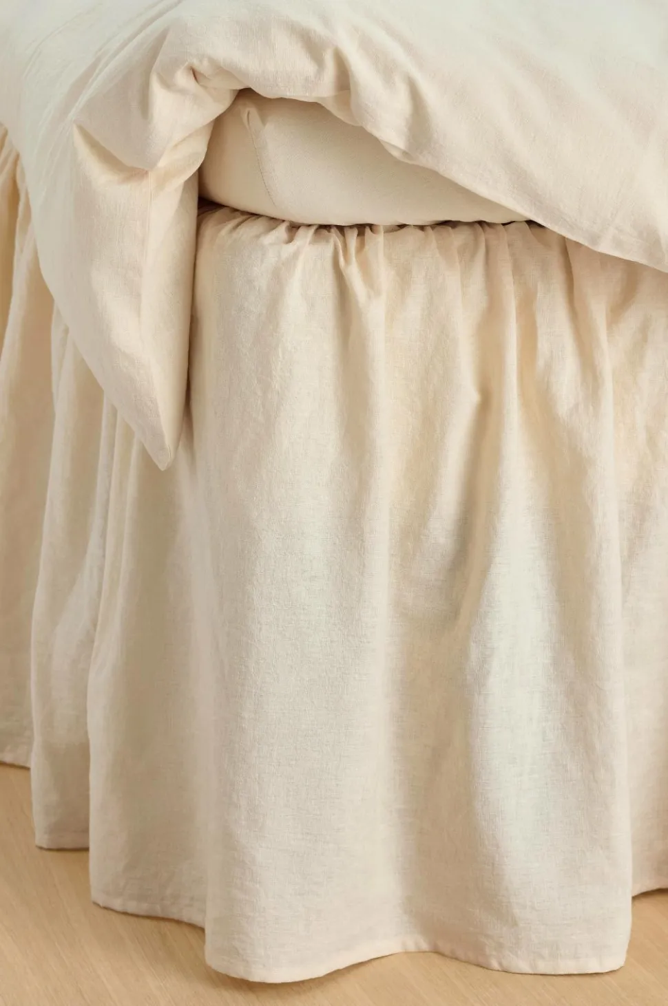 Ellos Home Sengekappe Elly Frilled i genanvendt halvlinned