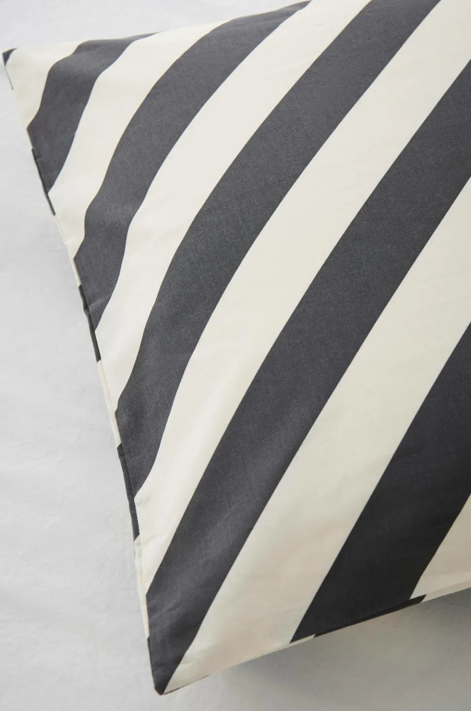 Ellos Home Sengesæt Diagonal Stripe i bomuld 2 dele