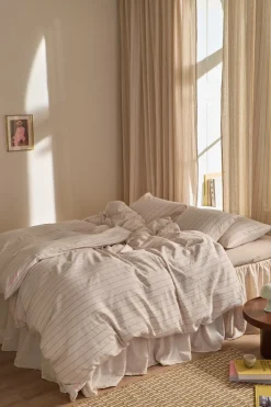 Ellos Home Sengesæt Elly Thin Stripe i genanvendt halvlinned 2 eller 3 stykker