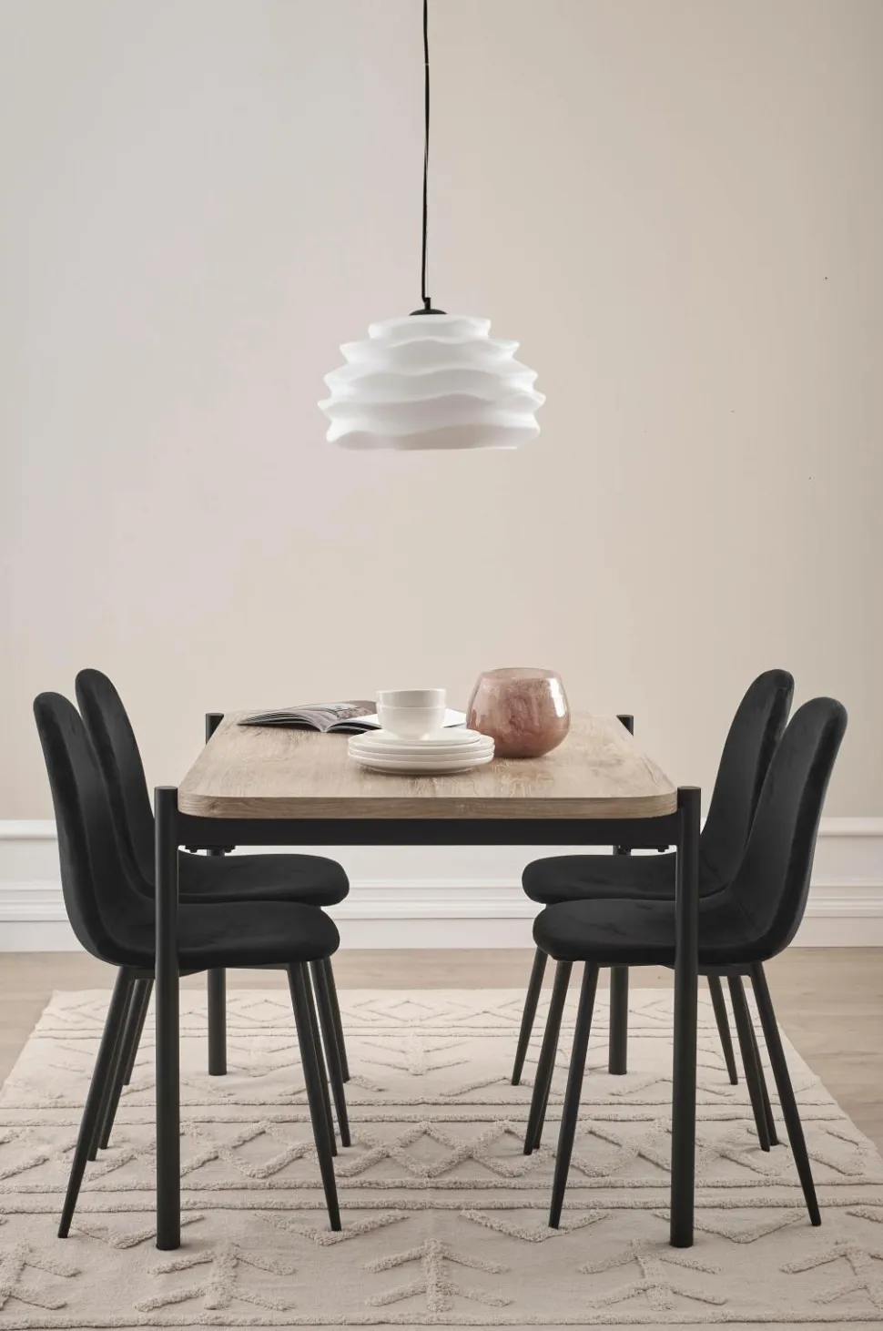 Ellos Home Spisebordssæt Gilda med bord 120x80 cm + 4 stole