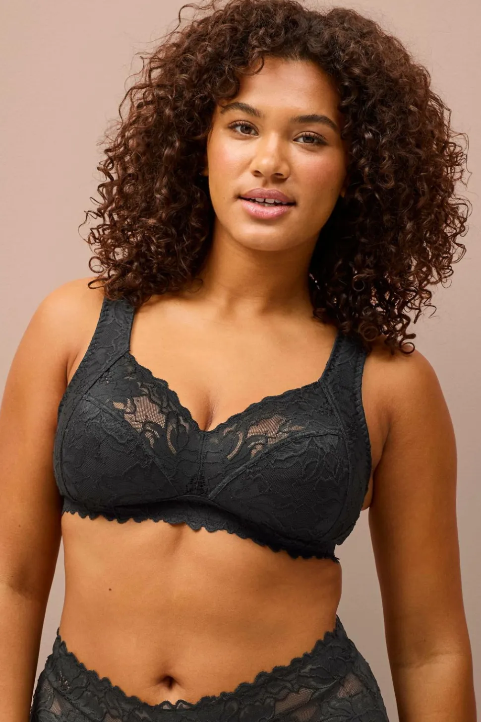 Ellos Plus collection Blød bh med upolstrede skåle