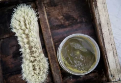 Gröna Gredelina Skurebørste træ