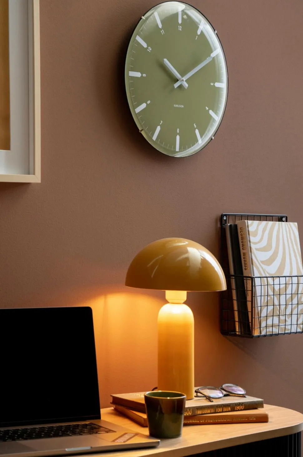 Karlsson Vægur Realista Dome