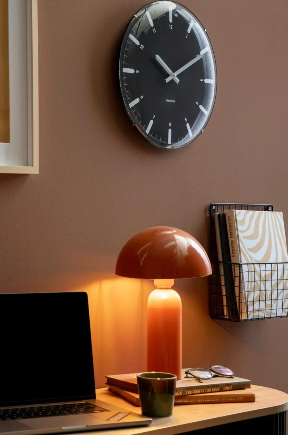 Karlsson Vægur Realista Dome