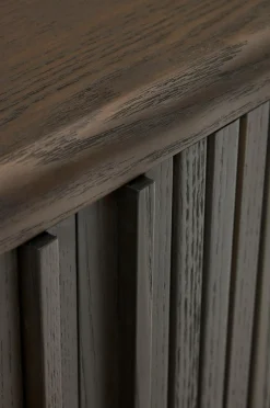 Kave Home Mailen tv-bord med 2 døre i askefinér med mørk finish 200 x 50 cm