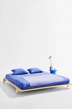 Pastill Julie sengeramme i fyrretræ 180 cm