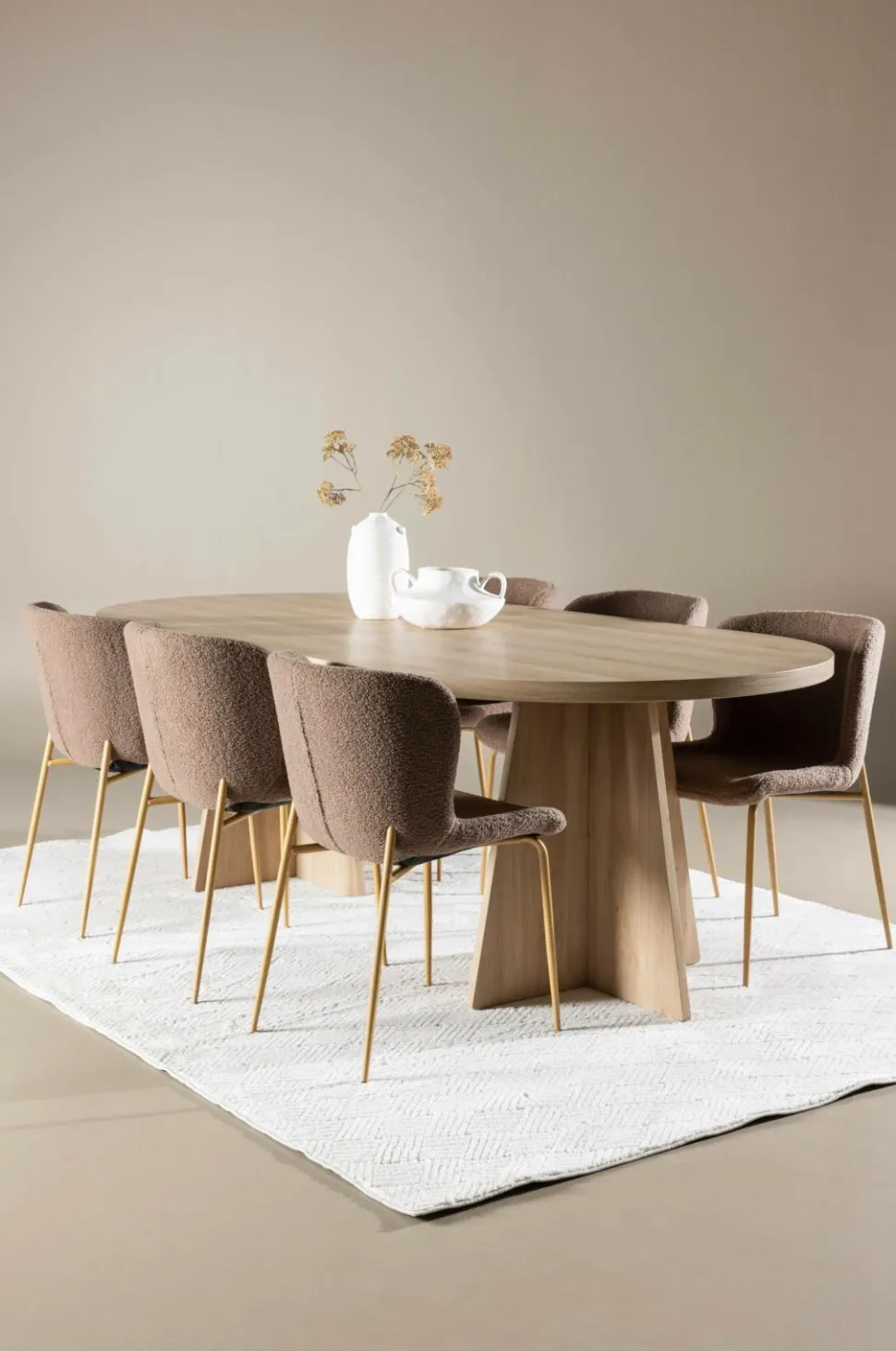 Venture Home Bootcut-spisebord med Modesto-spisebordsstol