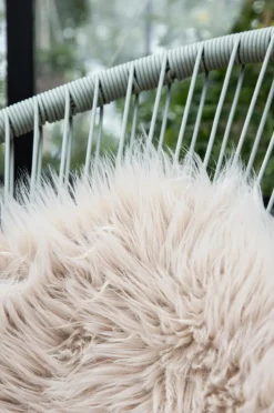 Venture Home Fåreskind Katy