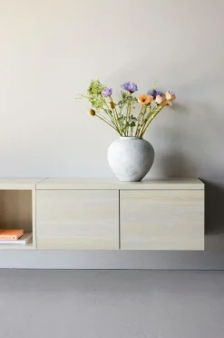 Venture Home Nomi Tv Stander