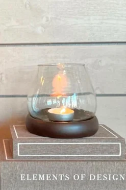 Zelected by Houze Lysestage Yale