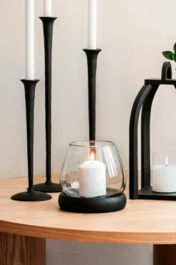 Zelected by Houze Lysestage Yale